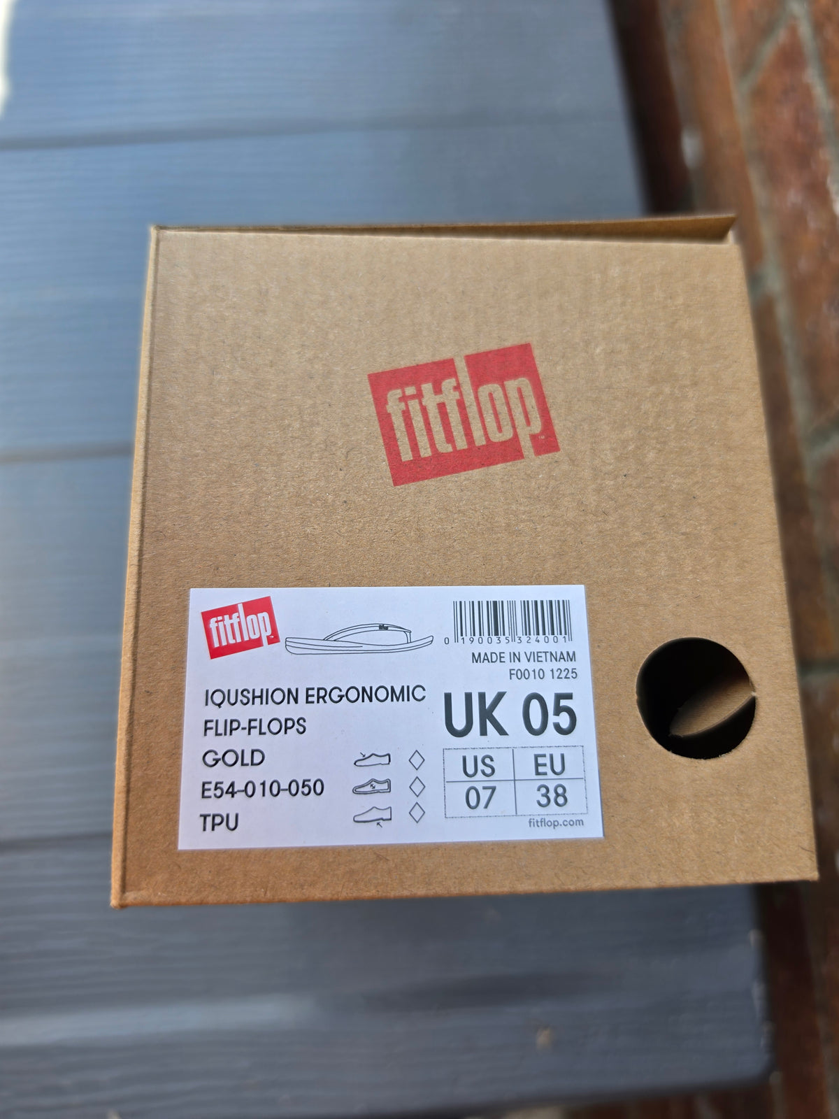 Ladies FitFlop iQushion Ergonomic Flip-Flops - Gold - UK Size 5