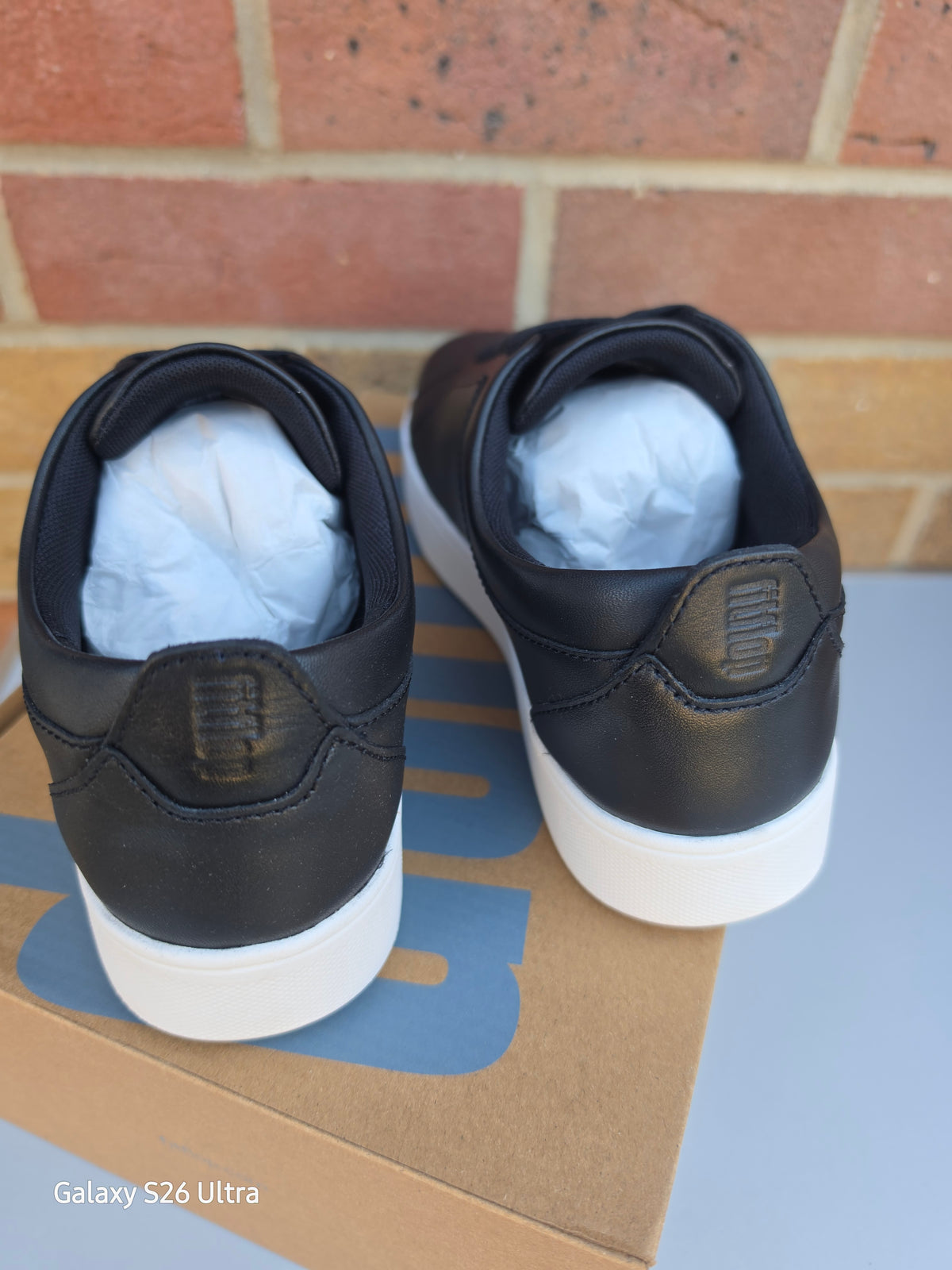 New Style Fitflop Rally Leather Womans Trainers - Size 7 Black & White